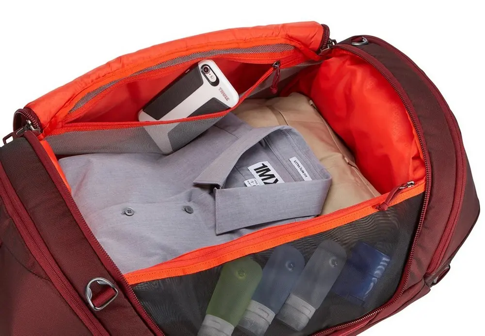 Geanta sportivă THULE Subterra, 60L, Roșu