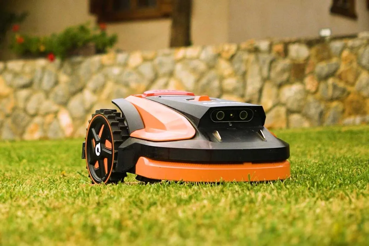 Робот газонокосилка Villager QUIX Oculus 500