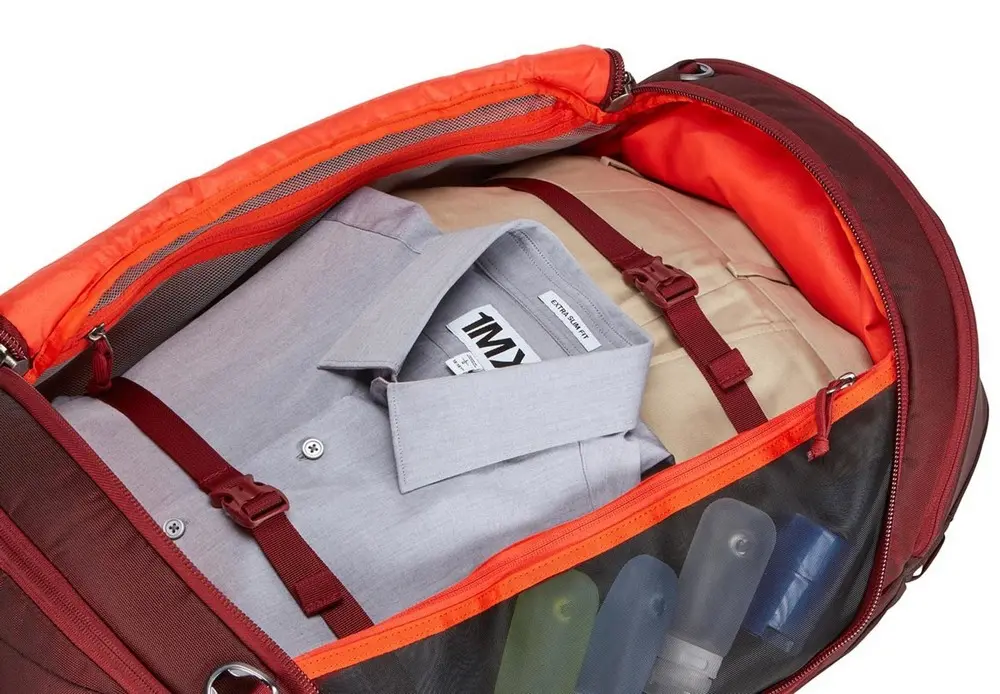 Geanta sportivă THULE Subterra, 60L, Roșu