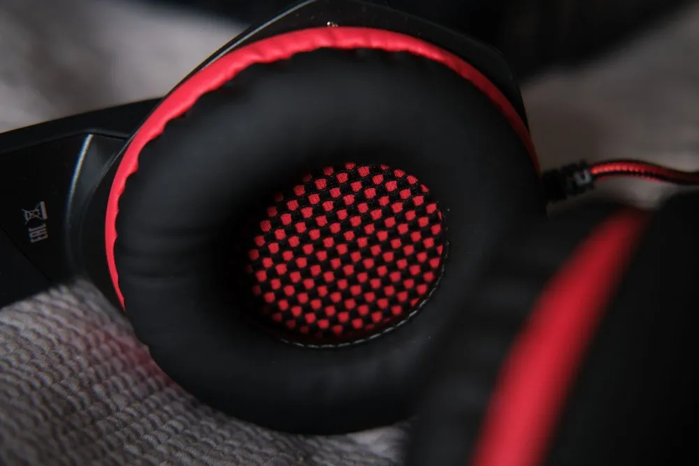 Căști gaming SVEN AP-U989MV, Cu fir, Negru/Roșu