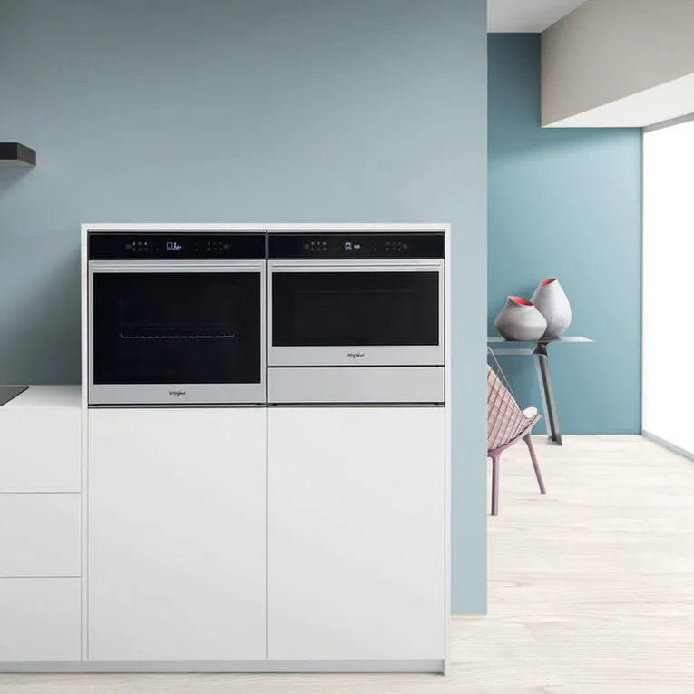 Cuptor Electric Whirlpool W Collection W7 OM4 4S1 P BL, Negru