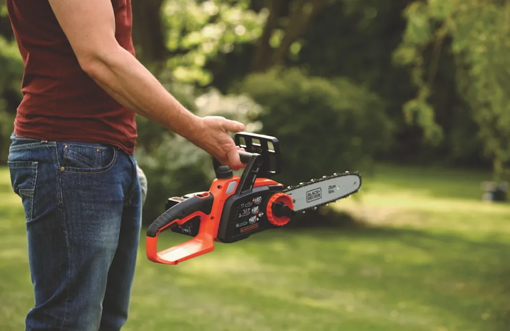 Пила электрическая Black+Decker GKC1825L20-QW