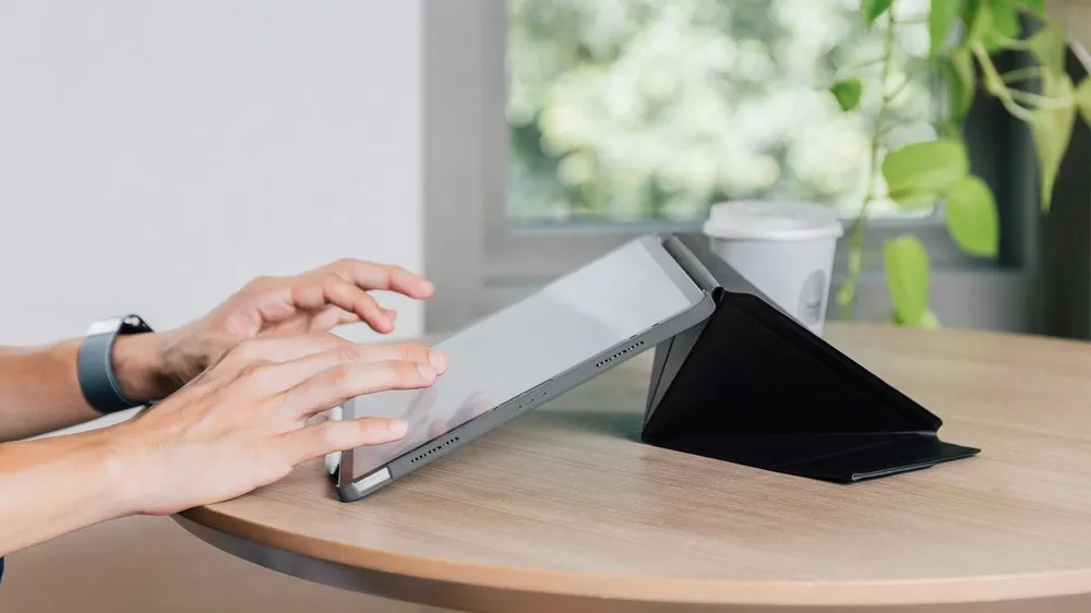 Husă pentru tabletă Moshi VersaCover for iPad Pro 5th gen, 12,9", Microfibră, Negru