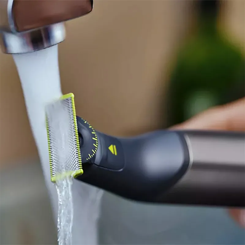 Trimmer pentru bărbați Philips OneBlade Pro 360 QP6651/61, Crom