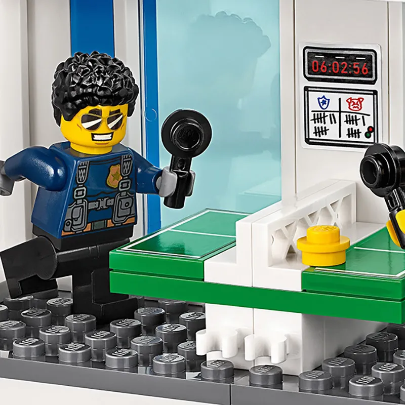 Constructor LEGO 60246, 6+