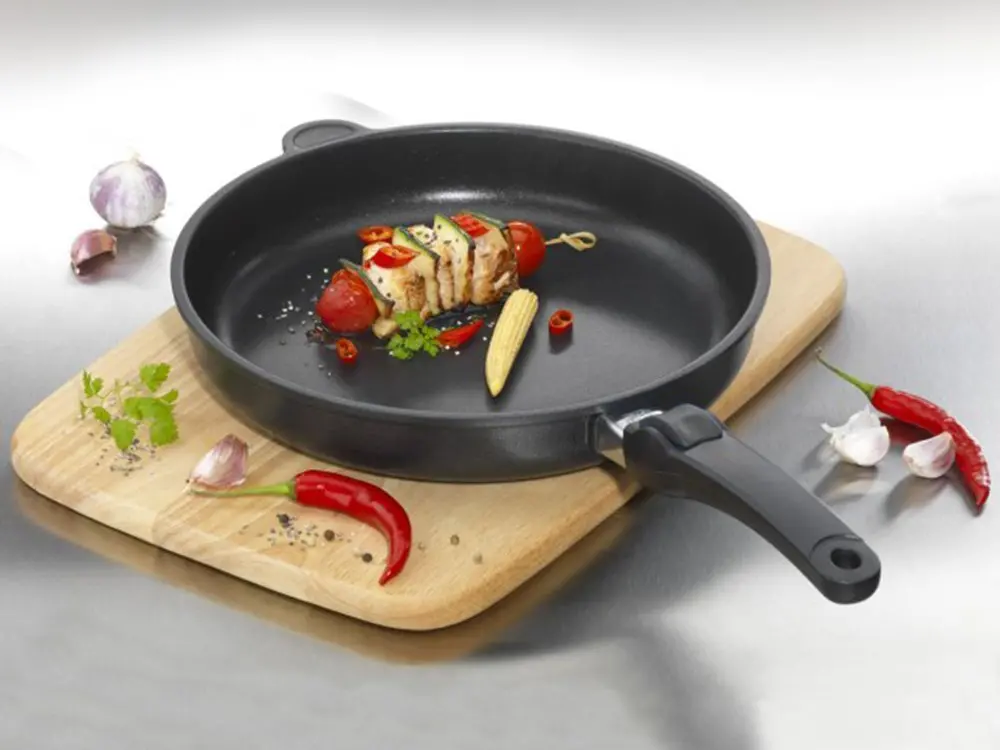 Сковорода AMT Gastroguss AMT-528-E, 1,9л, 28см, Чёрный