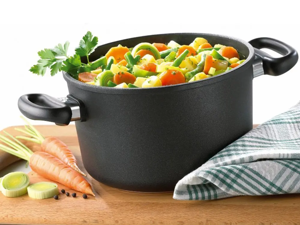 Кастрюля AMT Gastroguss AMT-924SK-E-SET, 5л, 24см, Чёрный