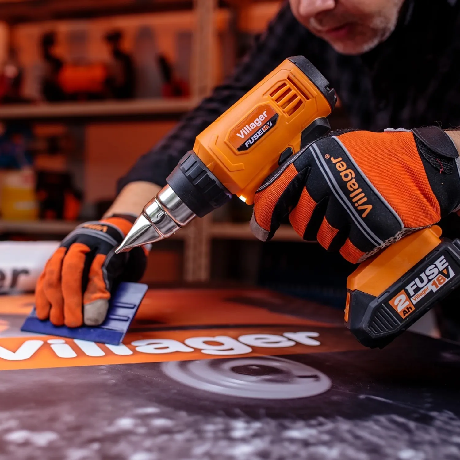 Строительный фен на аккумуляторе Villager FUSE VLN 9520