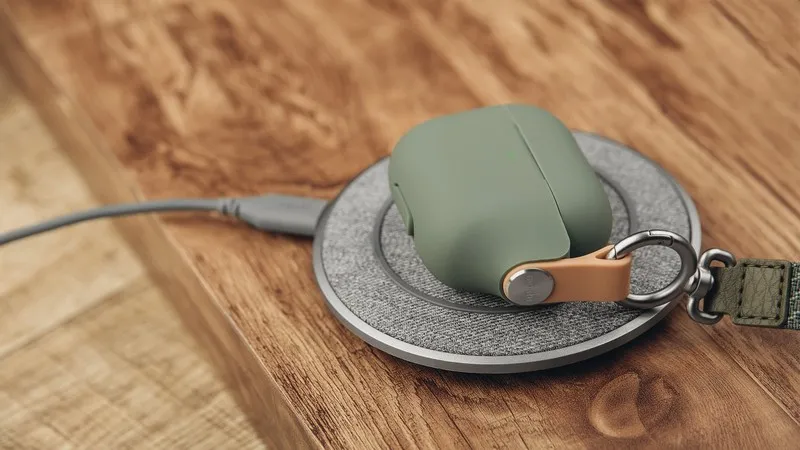 Чехол Moshi Pebbo - Airpods 3, Зелёный