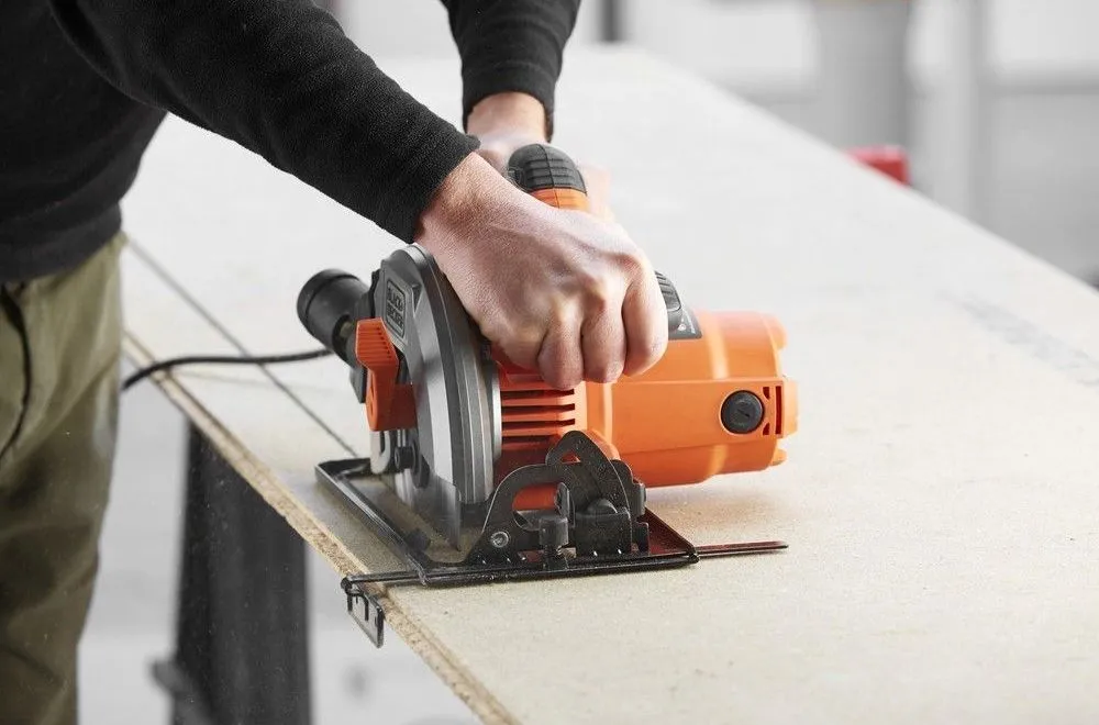 Дисковая пила Black+Decker CS1550-QS