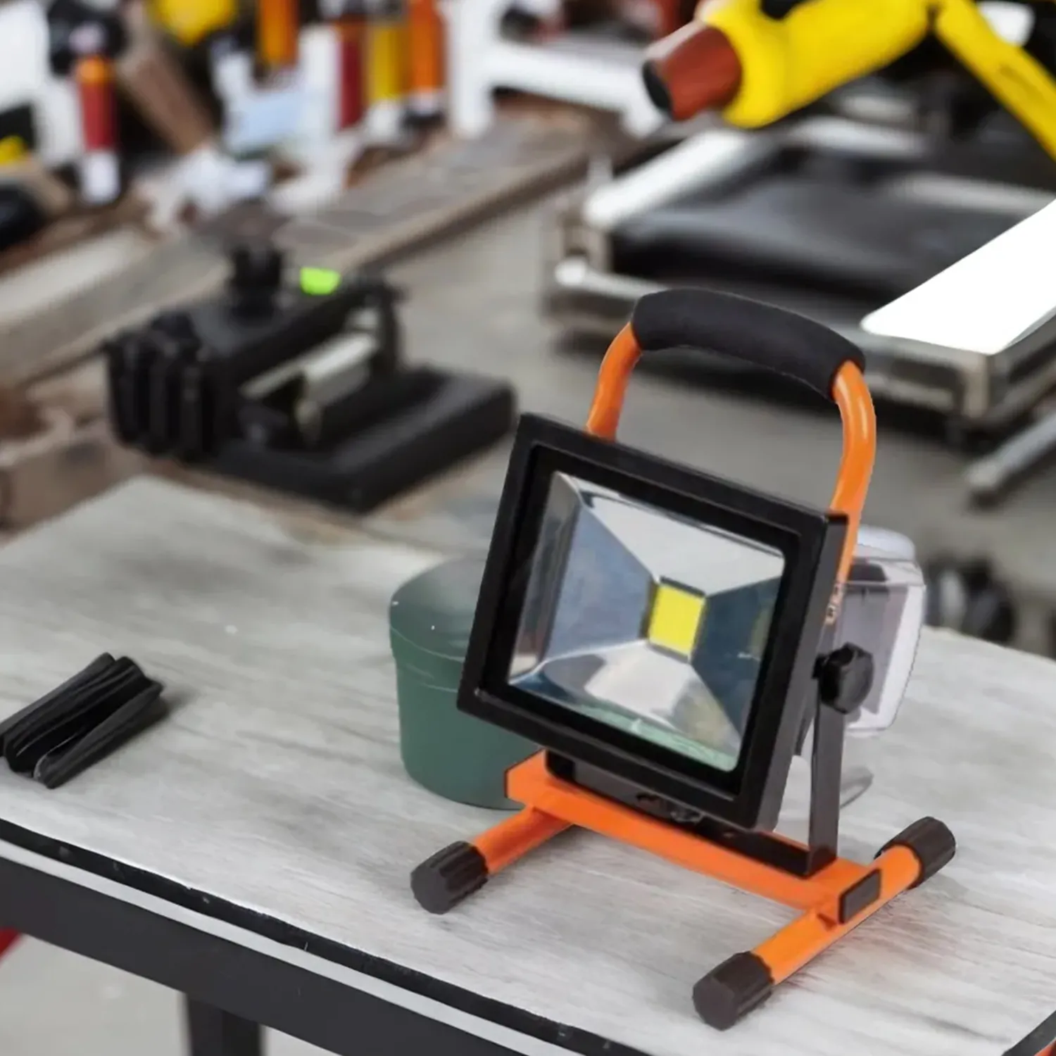 Рабочий свет с батареей Villager FUSE VLN 9320