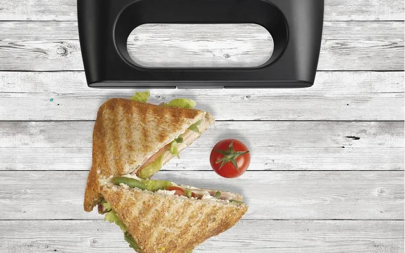 Aparat pentru sandwich Gorenje SM701GCB, Negru