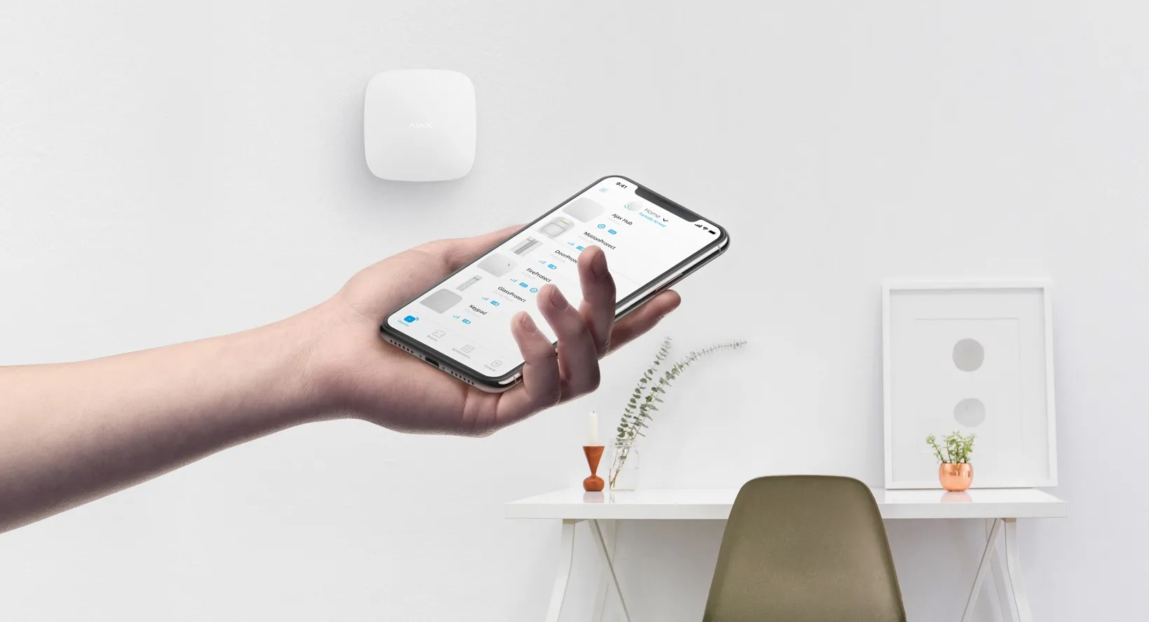 Panou inteligent de control al alarmei Ajax Hub Plus, Negru