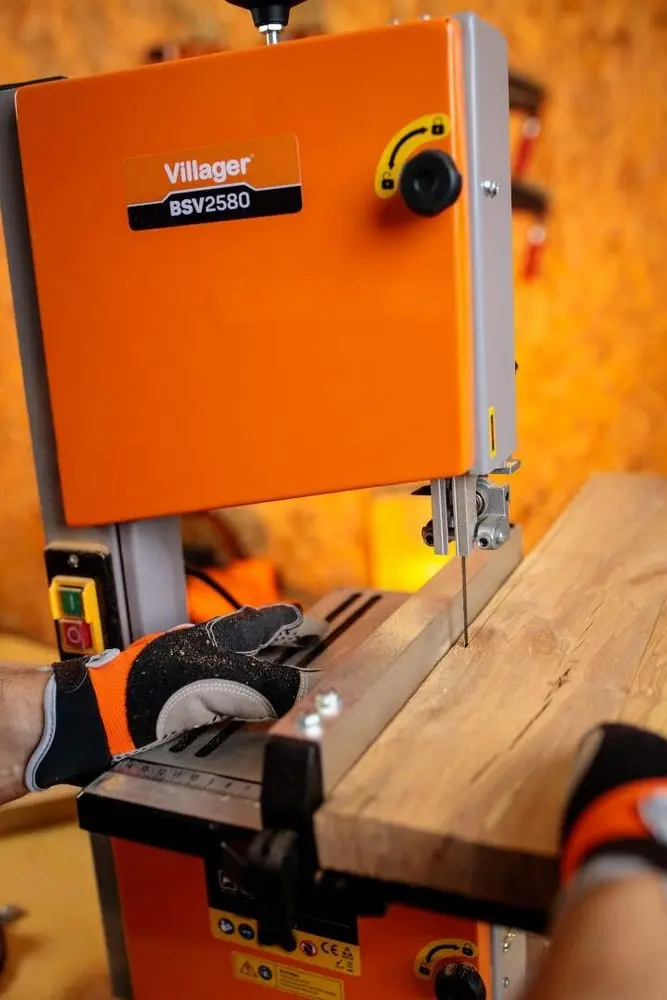 Fierestrau electric cu banda BSV 2580