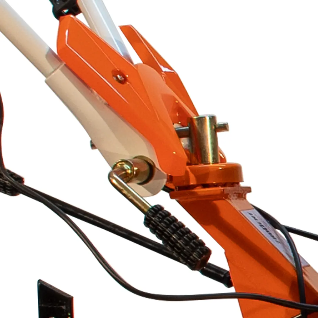 Utilaj multifunctional RURIS 7800CRT + roti cauciuc 4.00-8 + sistem de cosit CRT 570