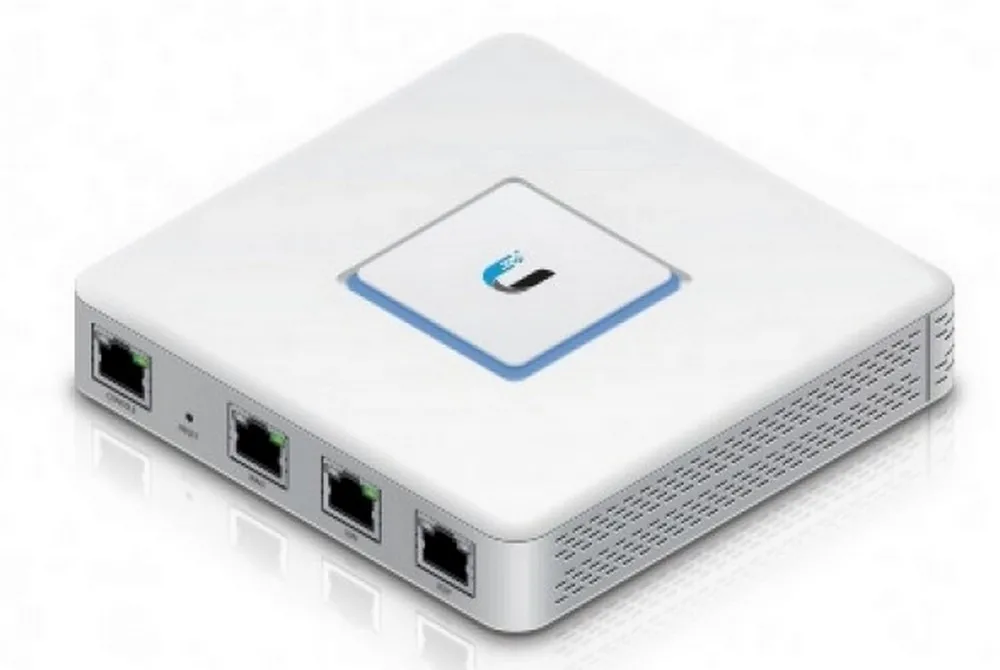 Беспроводной маршрутизатор Ubiquiti UniFi Security Gateway USG, Белый