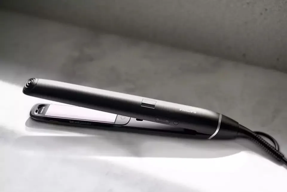 Placă de îndreptat părul Philips StraightCare Sublime Ends BHS677/00, Negru