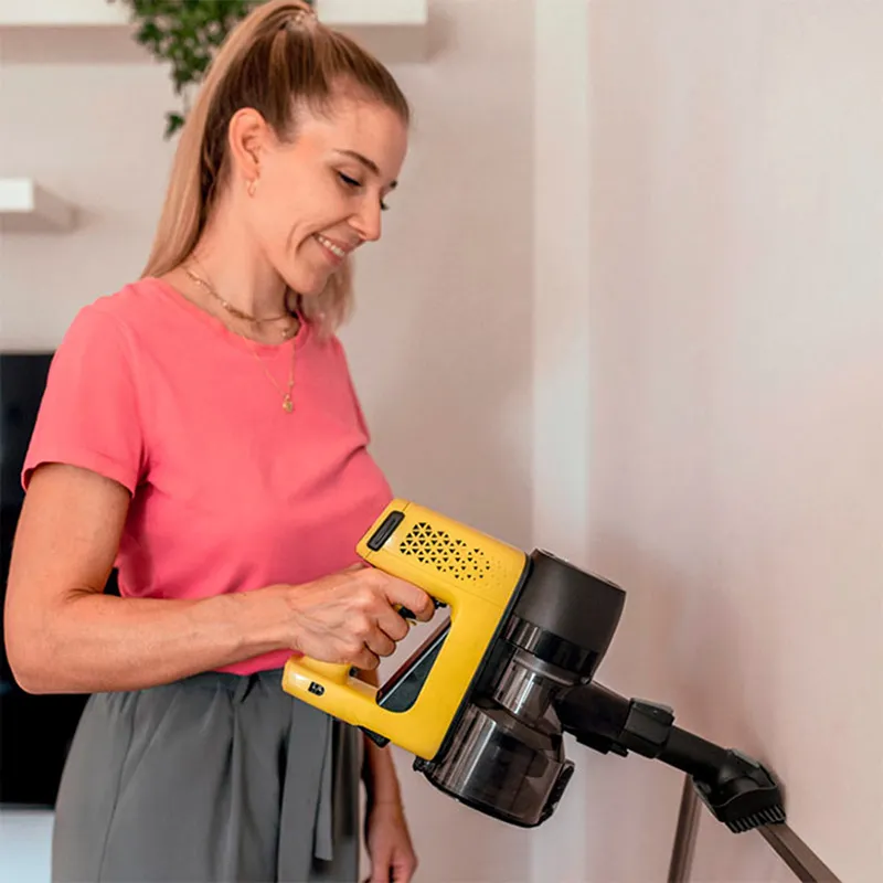 Aspirator Vertical Karcher VC 4S Cordless, Galben | Negru