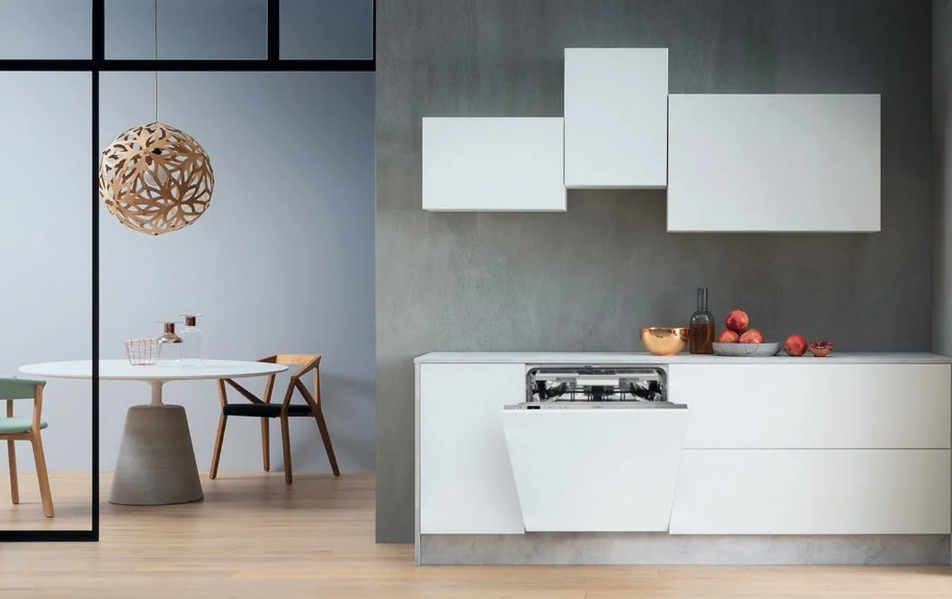 Mașină de spălat vase Whirlpool WI 7020 P, Argintiu