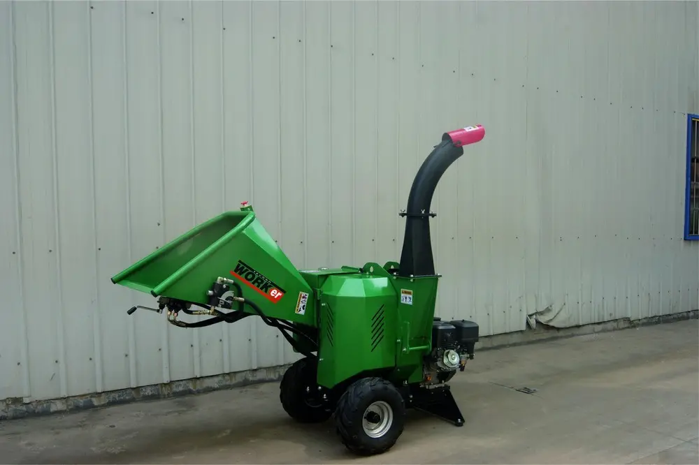 Tocator de crengi benzina TechnoWorker TC 15 BSF  