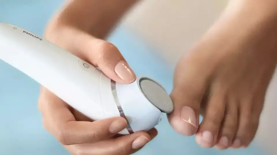 Электрическая роликовая пилка PHILIPS BCR430/00, Белый