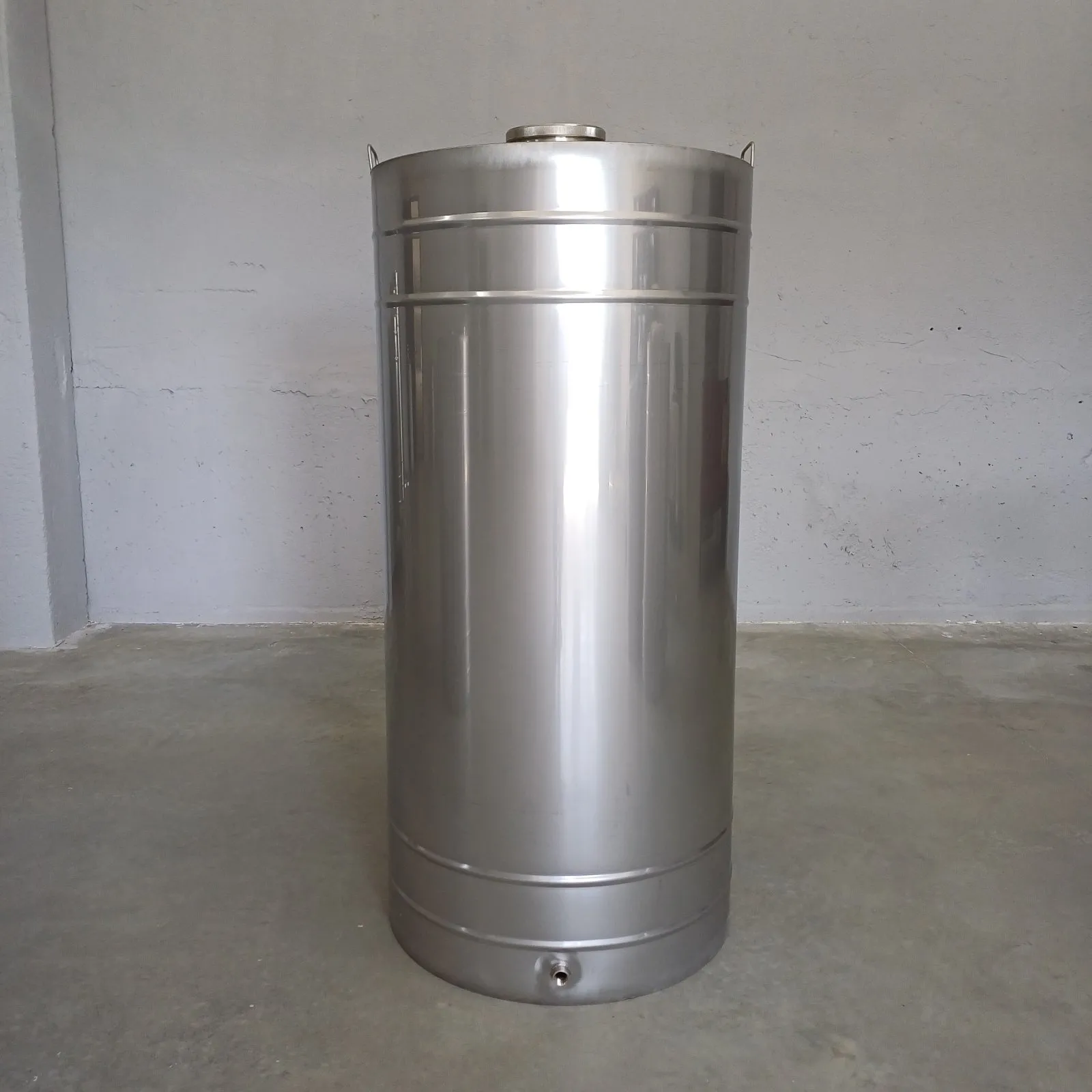 Butoi pentru vin din Inox 200 L