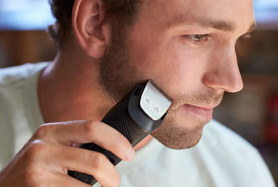 Trimmer pentru bărbați Philips Beardtrimmer Series 3000 BT3226/14, Negru