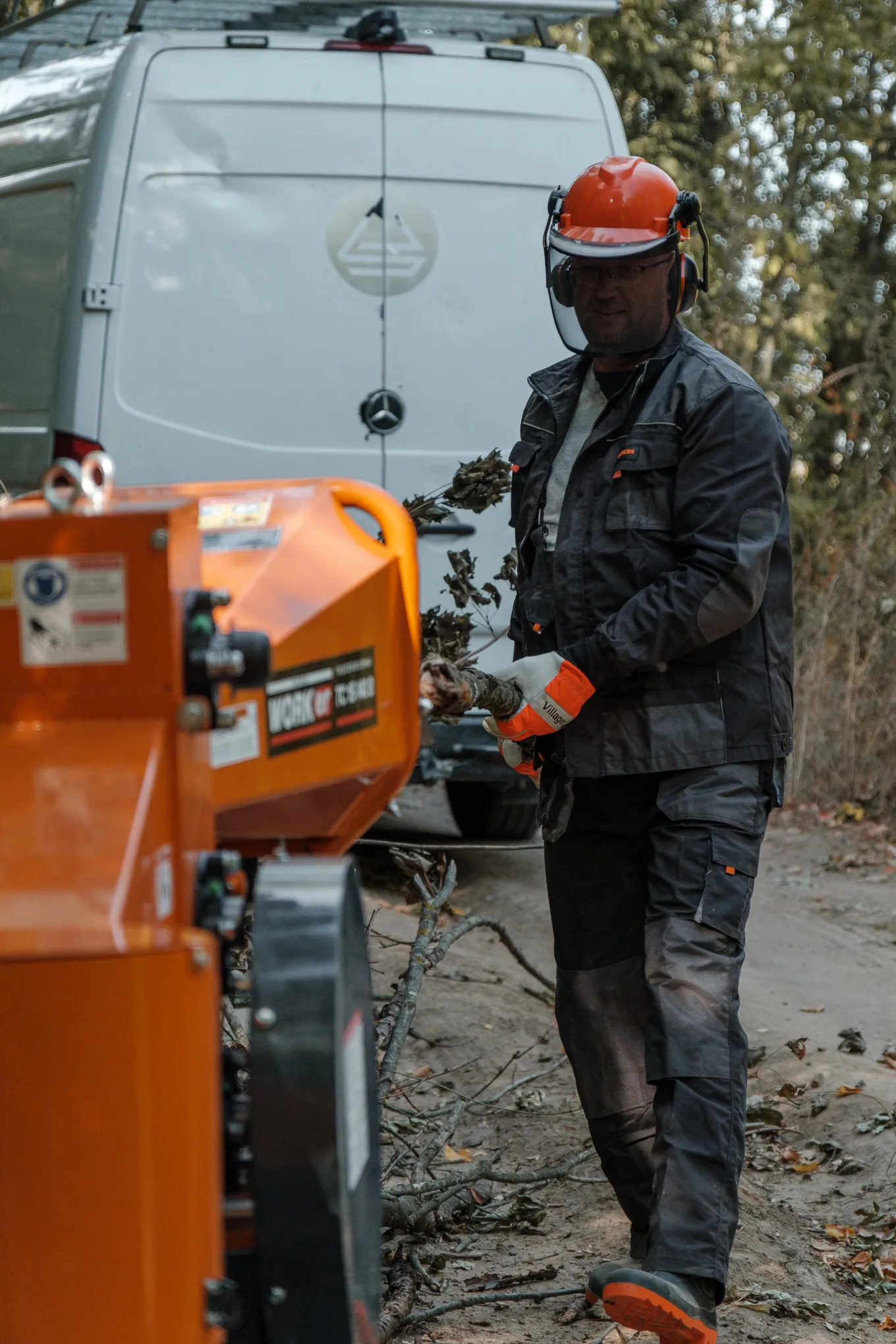 Измельчитель веток бензиновый TechnoWorker TC 15-140 B 