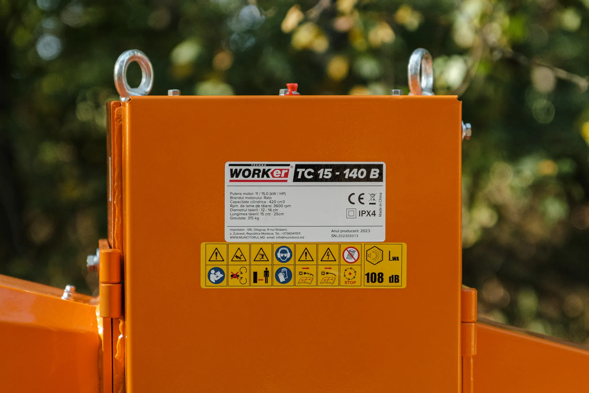 Измельчитель веток бензиновый TechnoWorker TC 15-140 B 