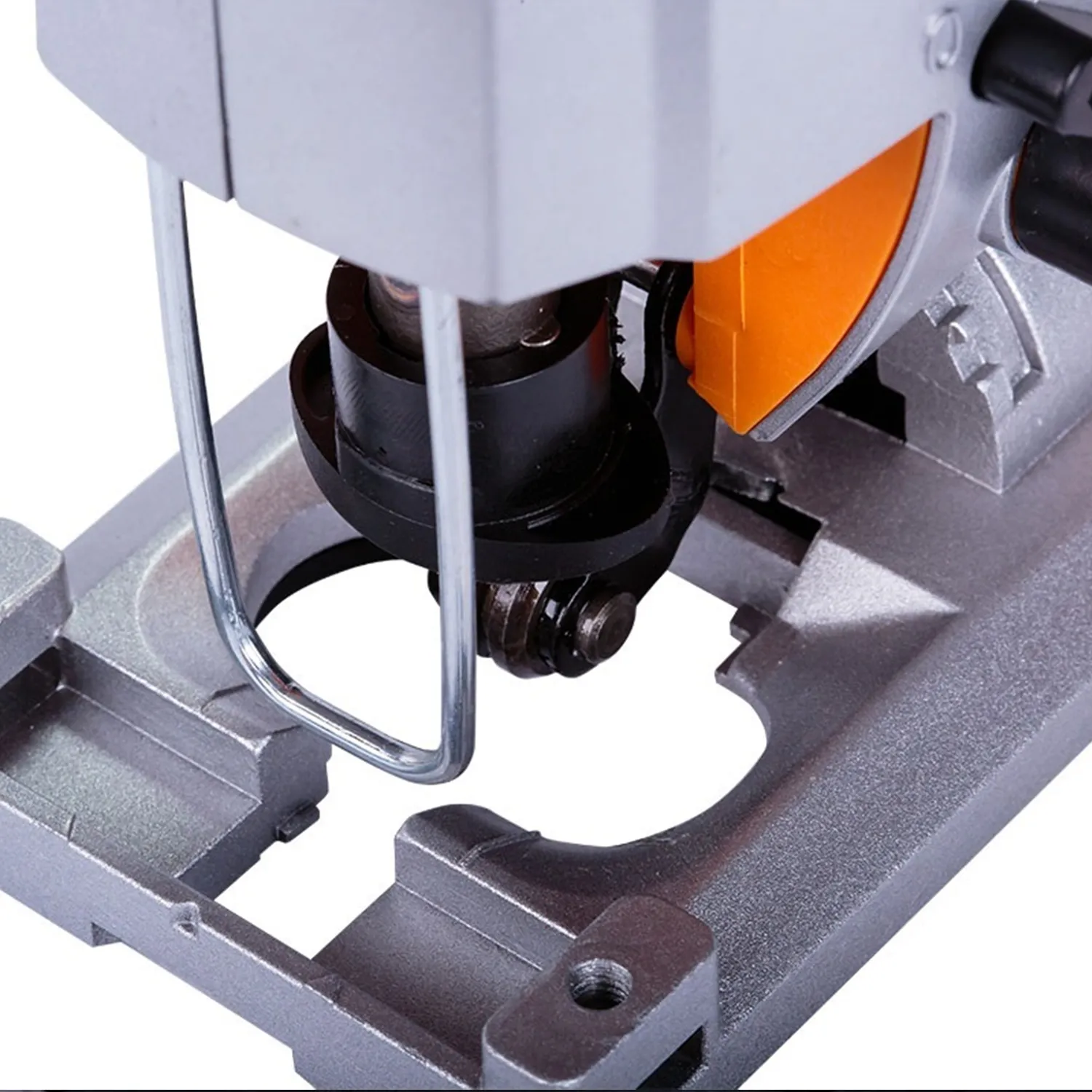 Лобзик на батарейках Villager FUSE VLN 1120