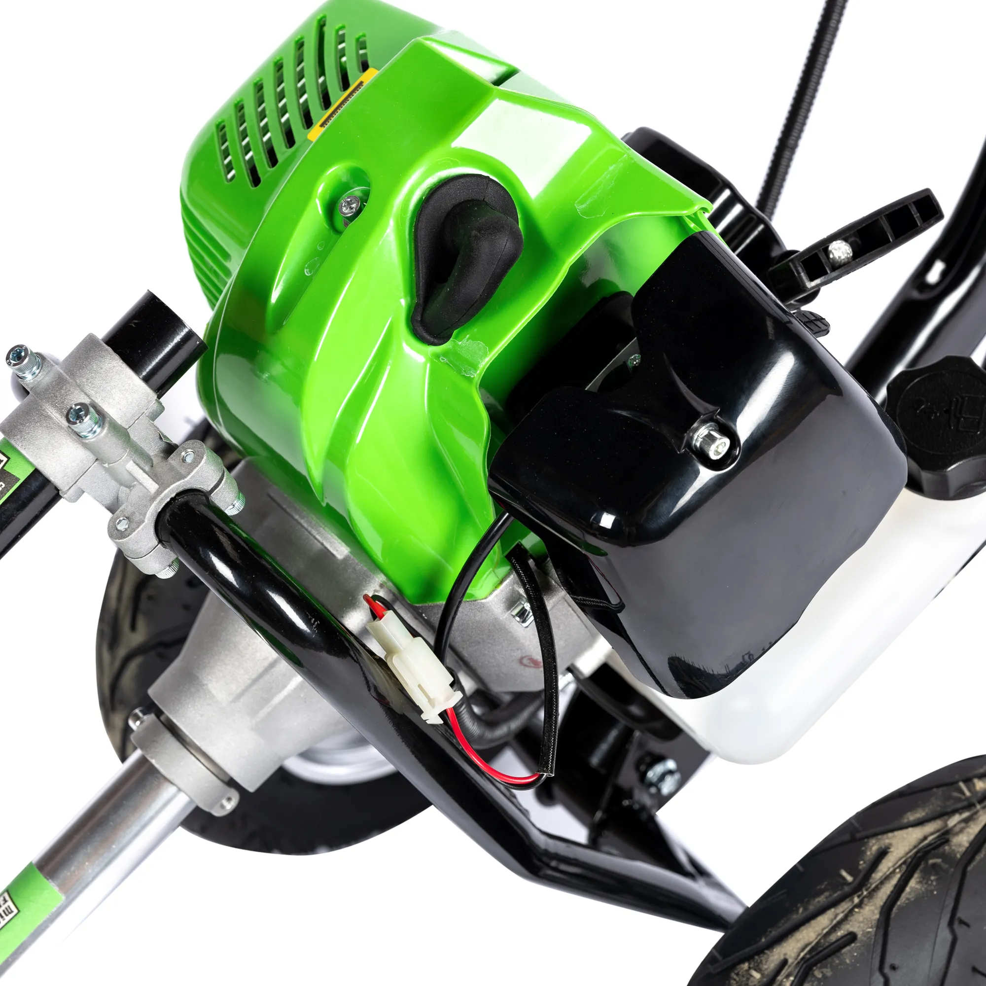 Motocoasa Micul Fermier cu roti, pe benzina, 3 accesorii