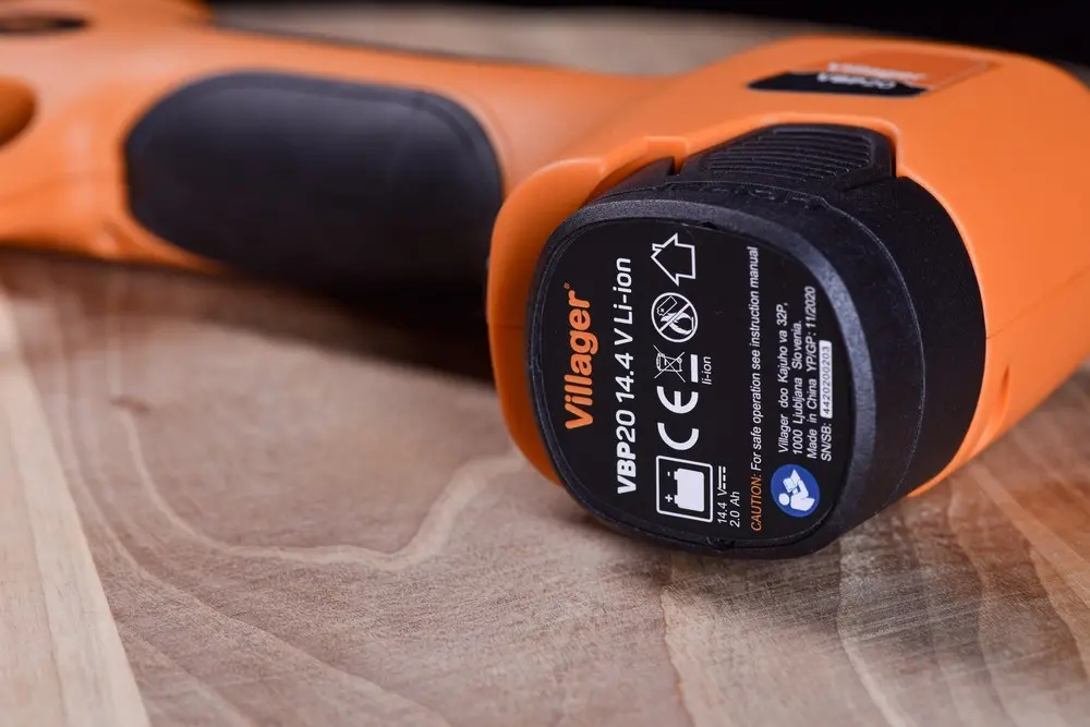 Foarfeca de gradina cu acumulator Villager VBP 20