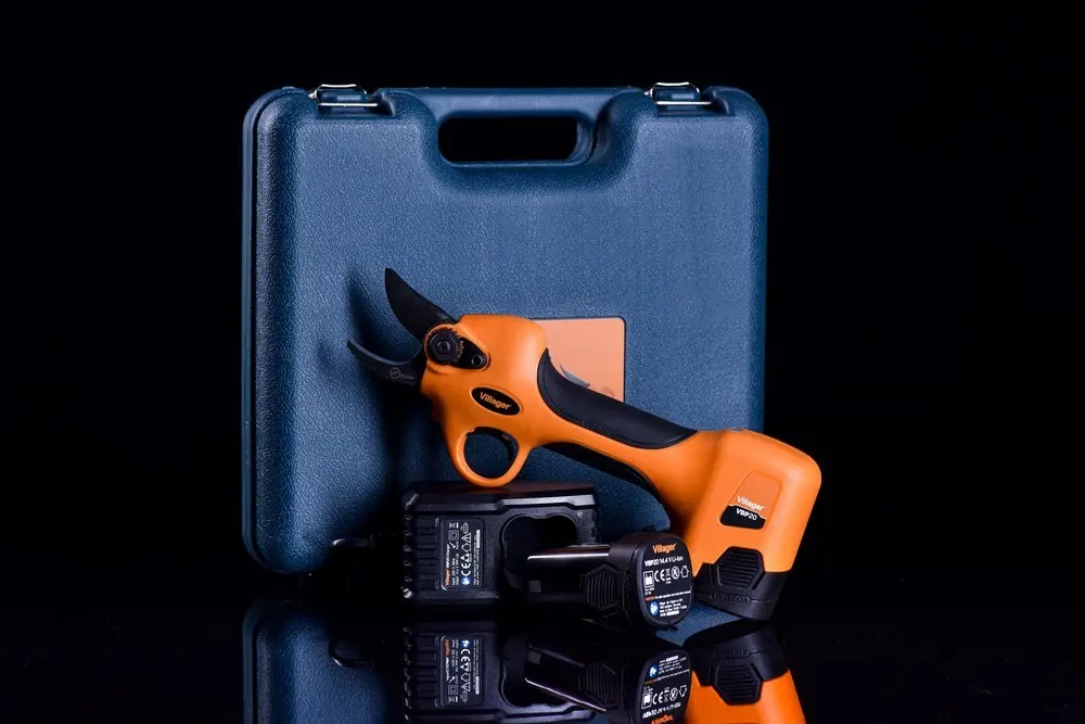 Foarfeca de gradina cu acumulator Villager VBP 20