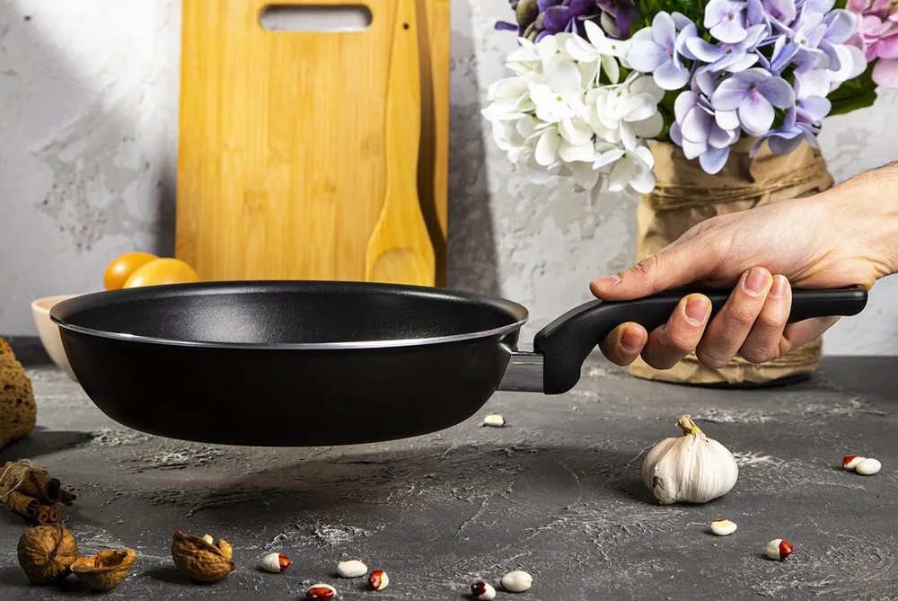 Сковорода Tefal C3840453, 24см, Чёрный