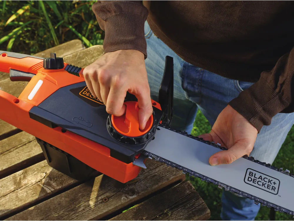 Пила электрическая Black+Decker CS2245-QS