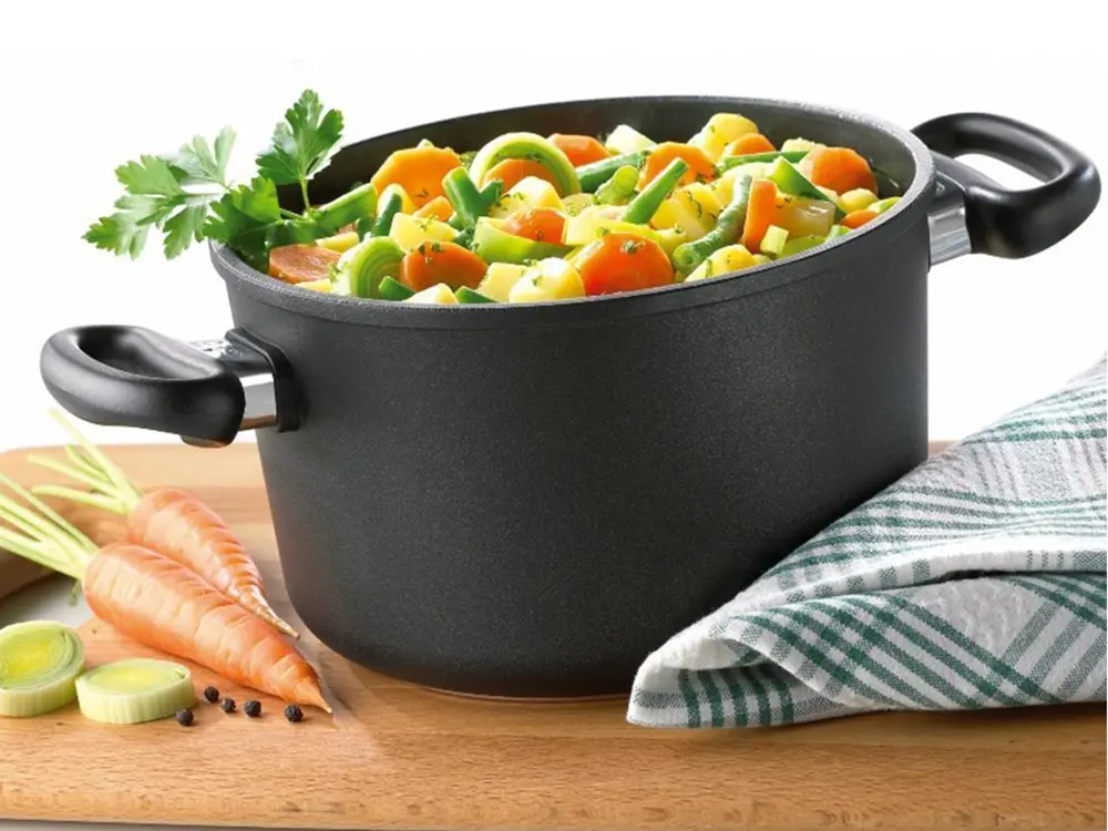 Кастрюля AMT Gastroguss AMT-924-E-Z500-L, 5л, 24см, Чёрный