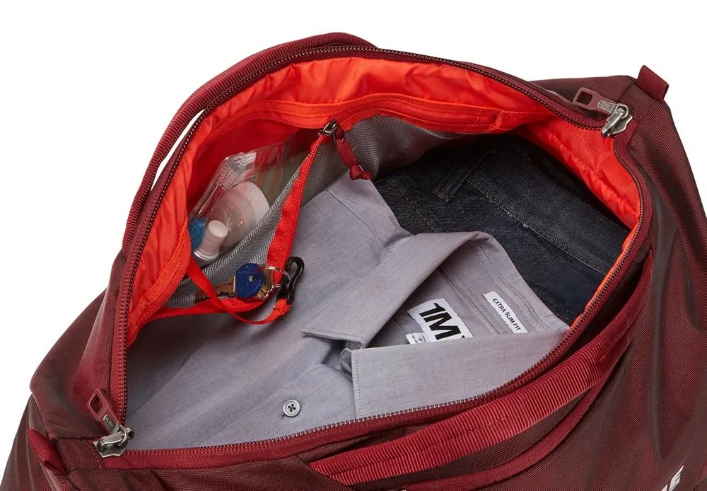 Geanta sportivă THULE Subterra, 45L, Roșu