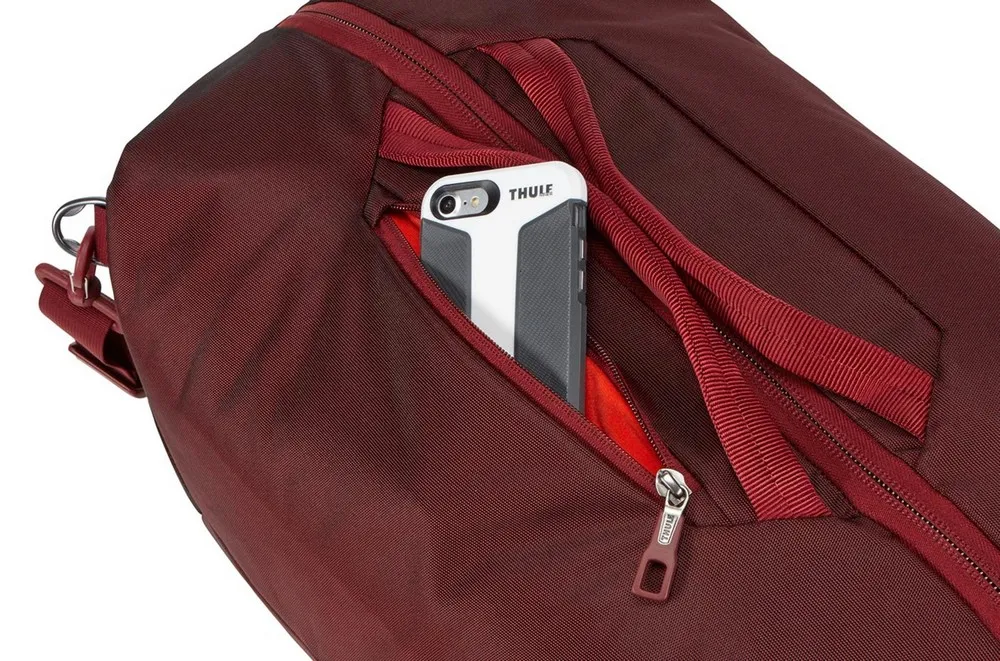 Geanta sportivă THULE Subterra, 45L, Roșu